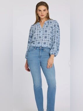 NYDJ Women's Straight Leg Jeans - Medium Blue Wash size 18 “Marilyn Straight”